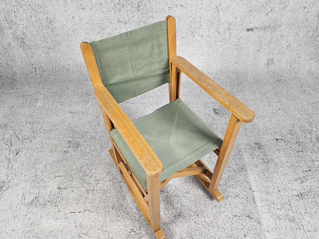 DIRECTOR'S CHAIR