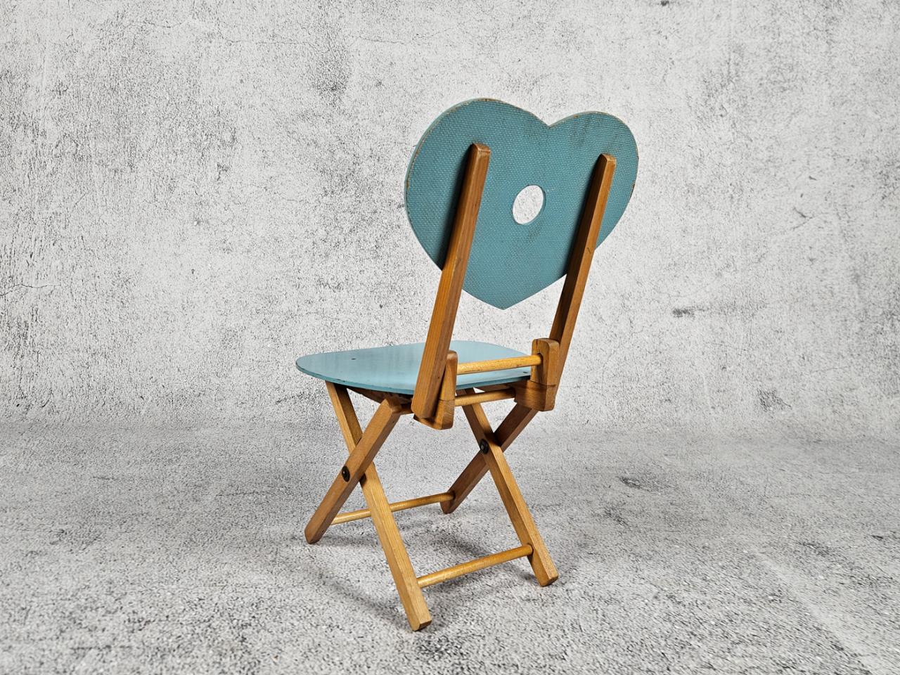 CHILDREN'S CHAIR
