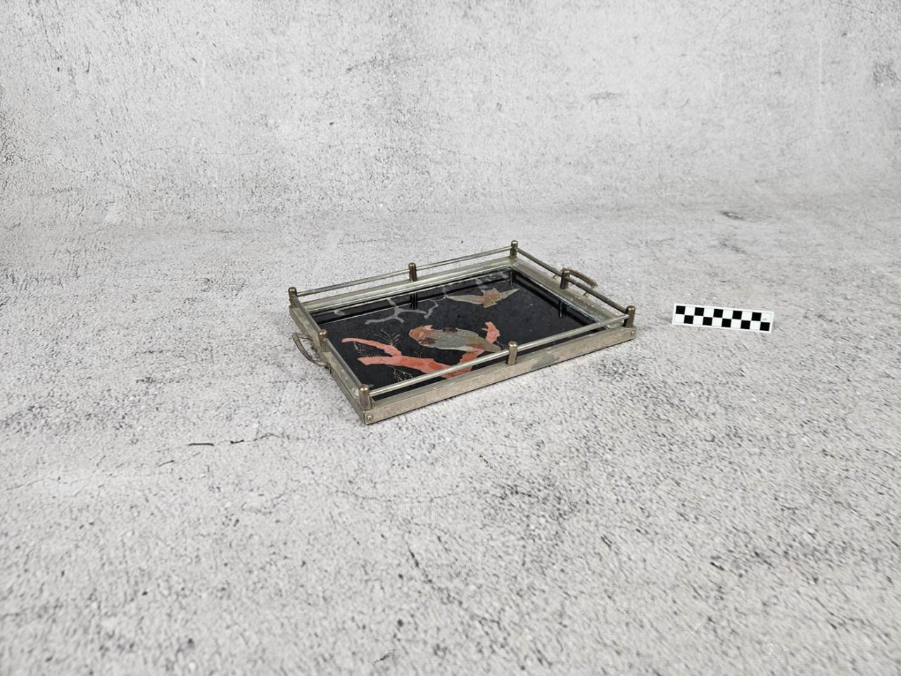 TRAY