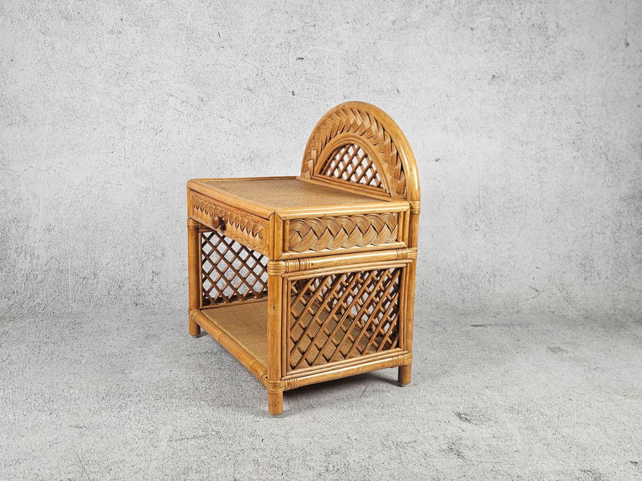 NIGHTSTAND