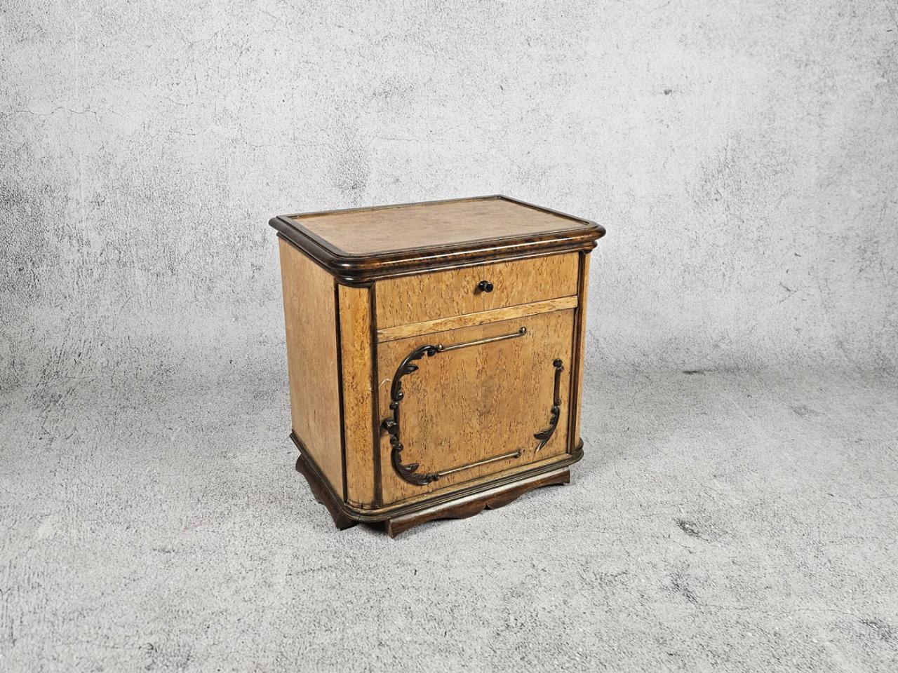 BEDSIDE TABLE