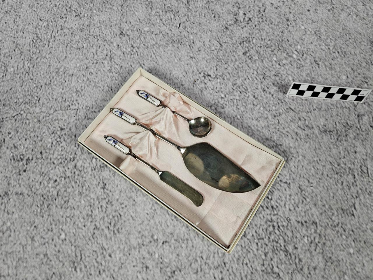 CUTLERY