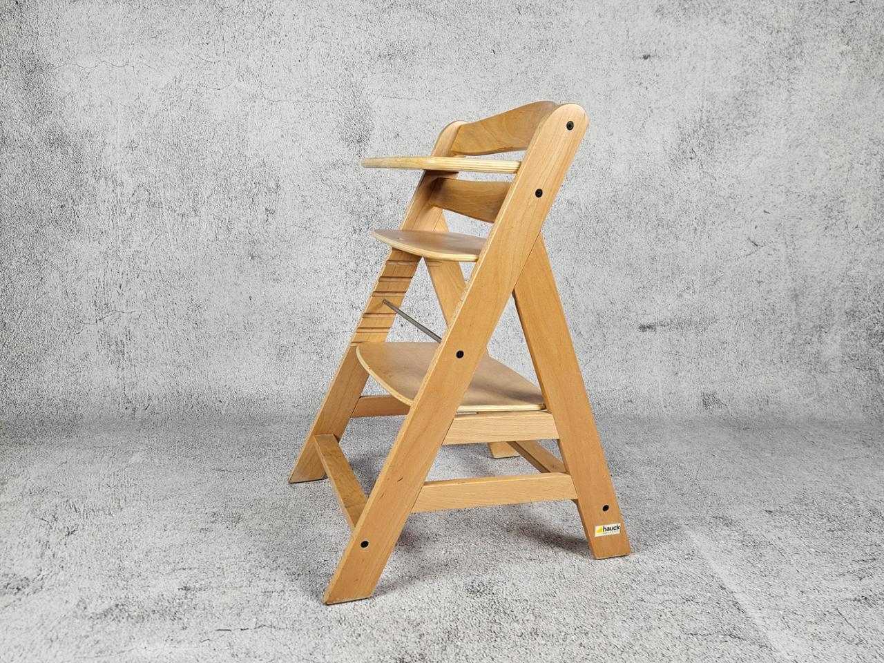 FEEDING CHAIR