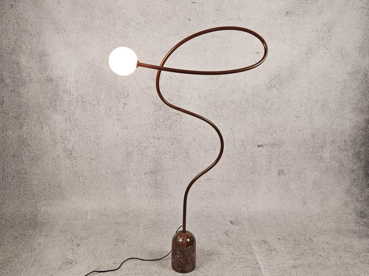 FLOOR LAMP