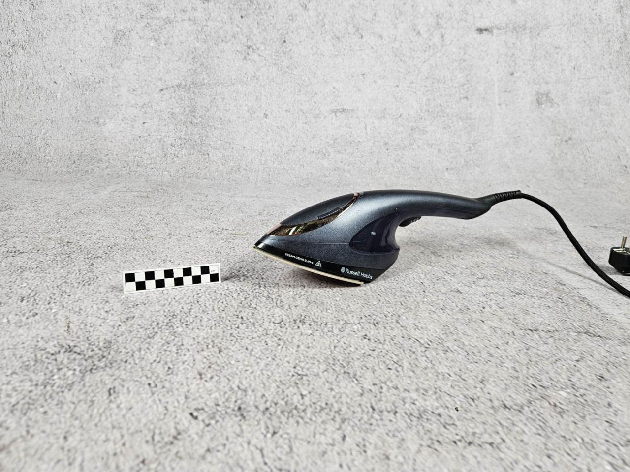 CLOTHES STEAMER
