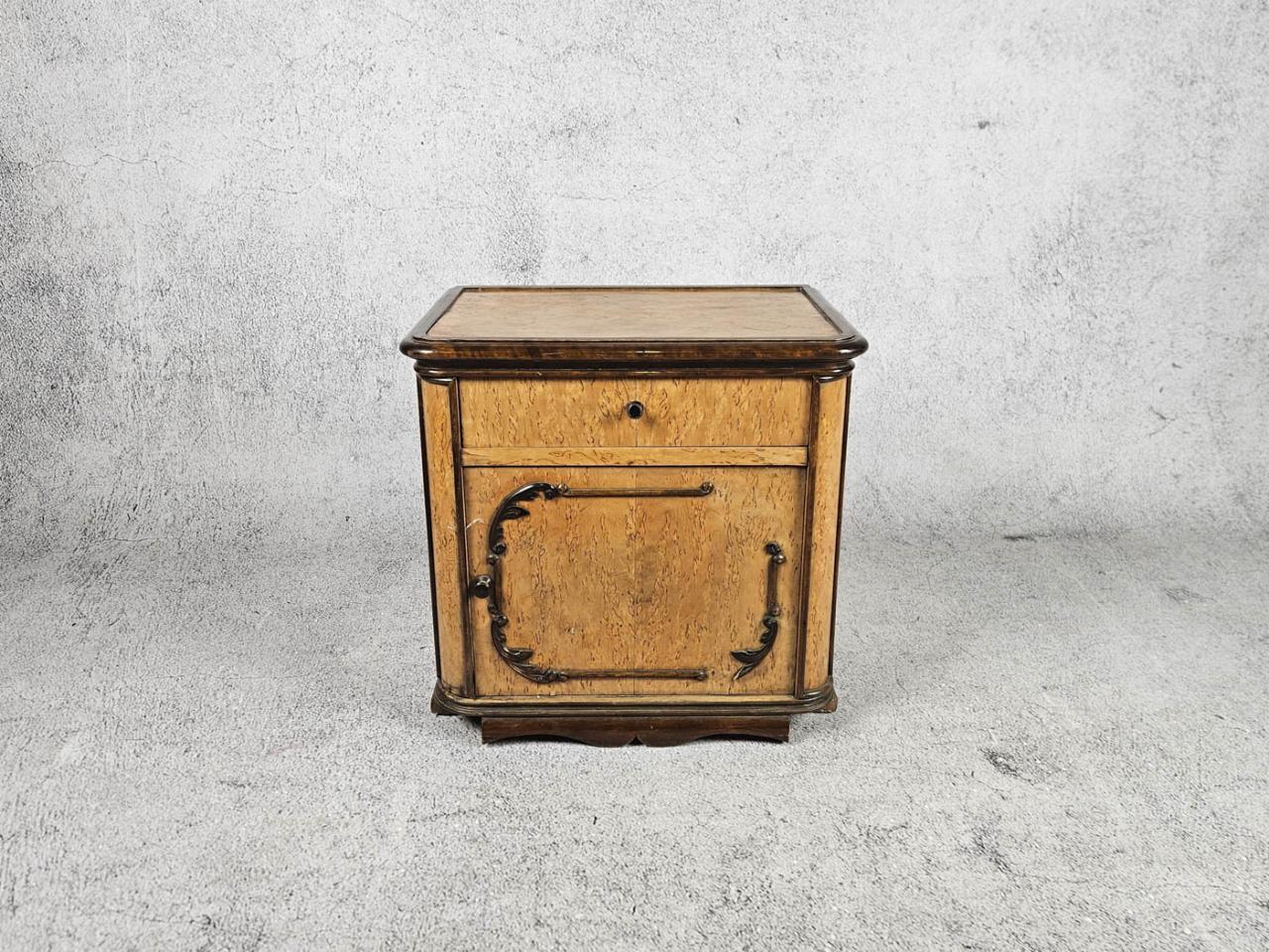 BEDSIDE TABLE