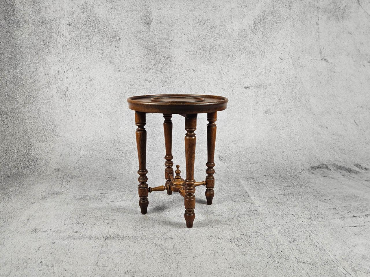 SMALL TABLE