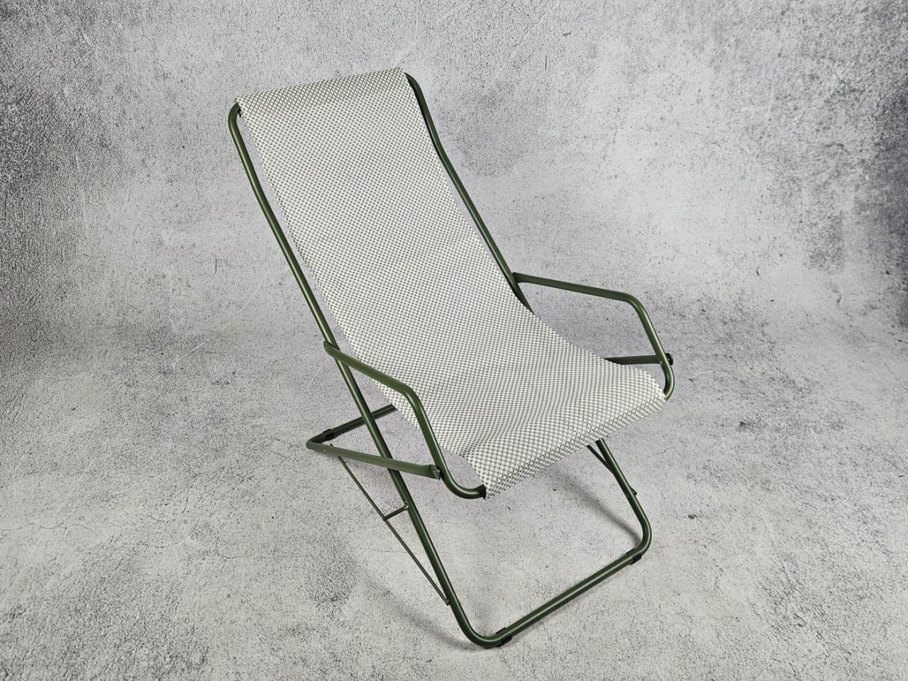 DECK CHAIR