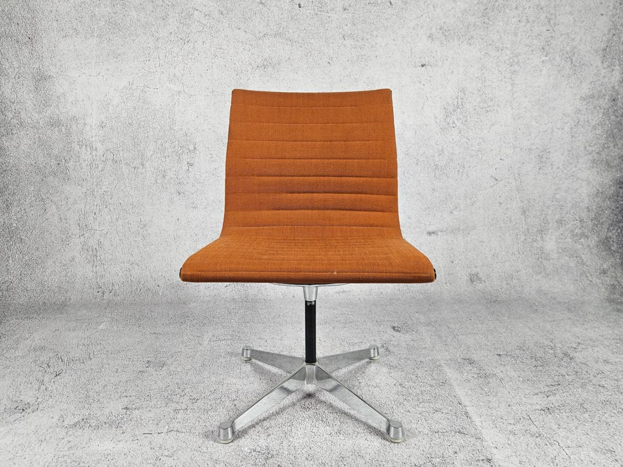 EAMES SWIVEL OFFICE CHAIR ITALY