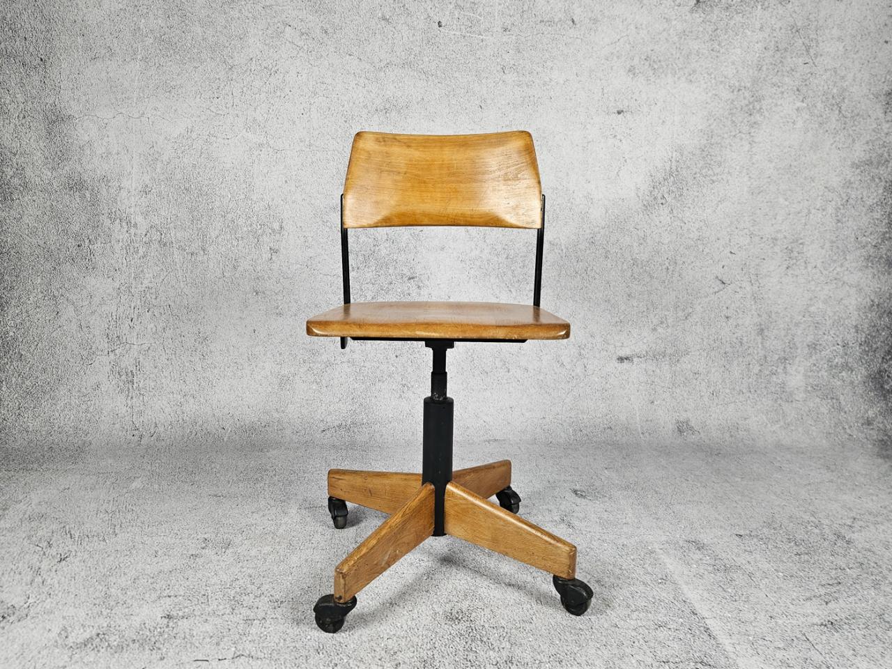 SCANDINAVIAN 70S SWIVEL OFFICE CHAIR