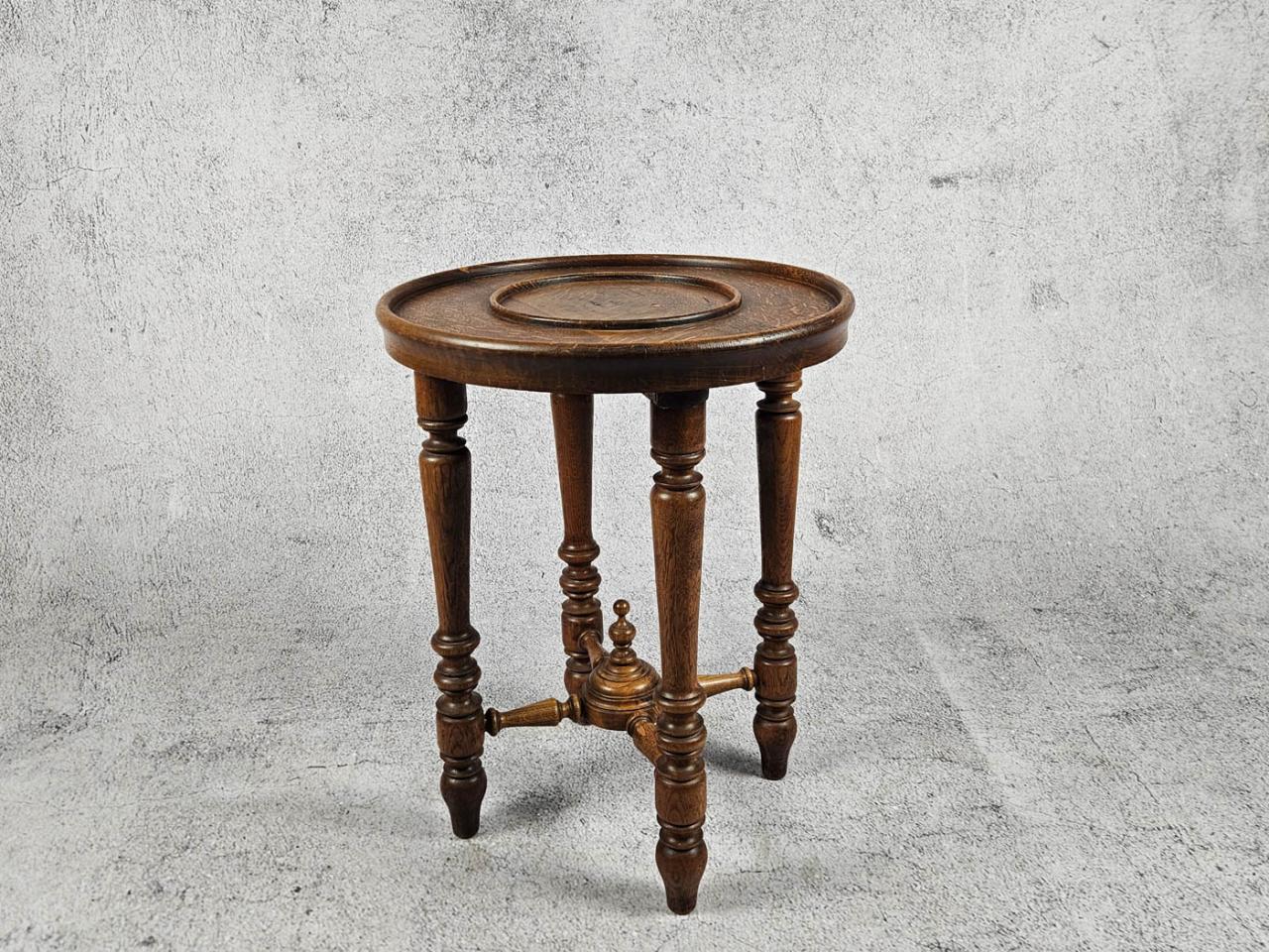 SMALL TABLE