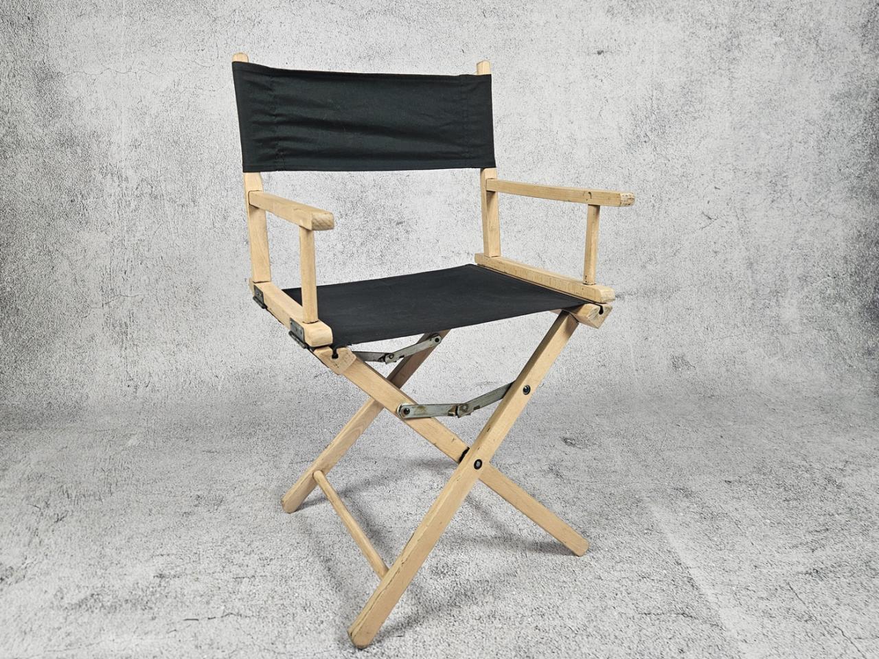 DIRECTOR'S CHAIR