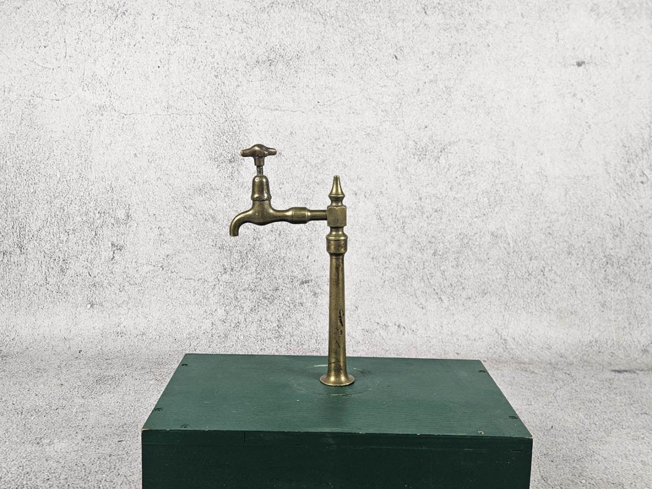 BEER TAP