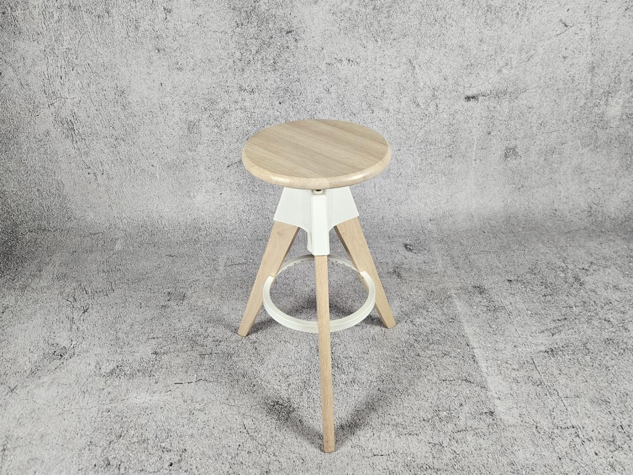 BAR STOOL