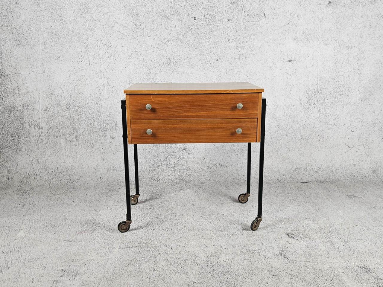 CABINET ON WHEELS