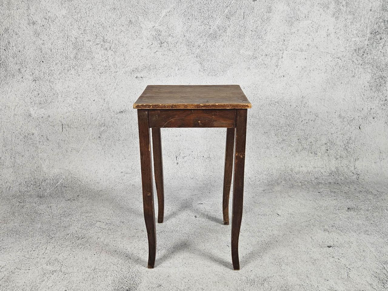 SMALL TABLE
