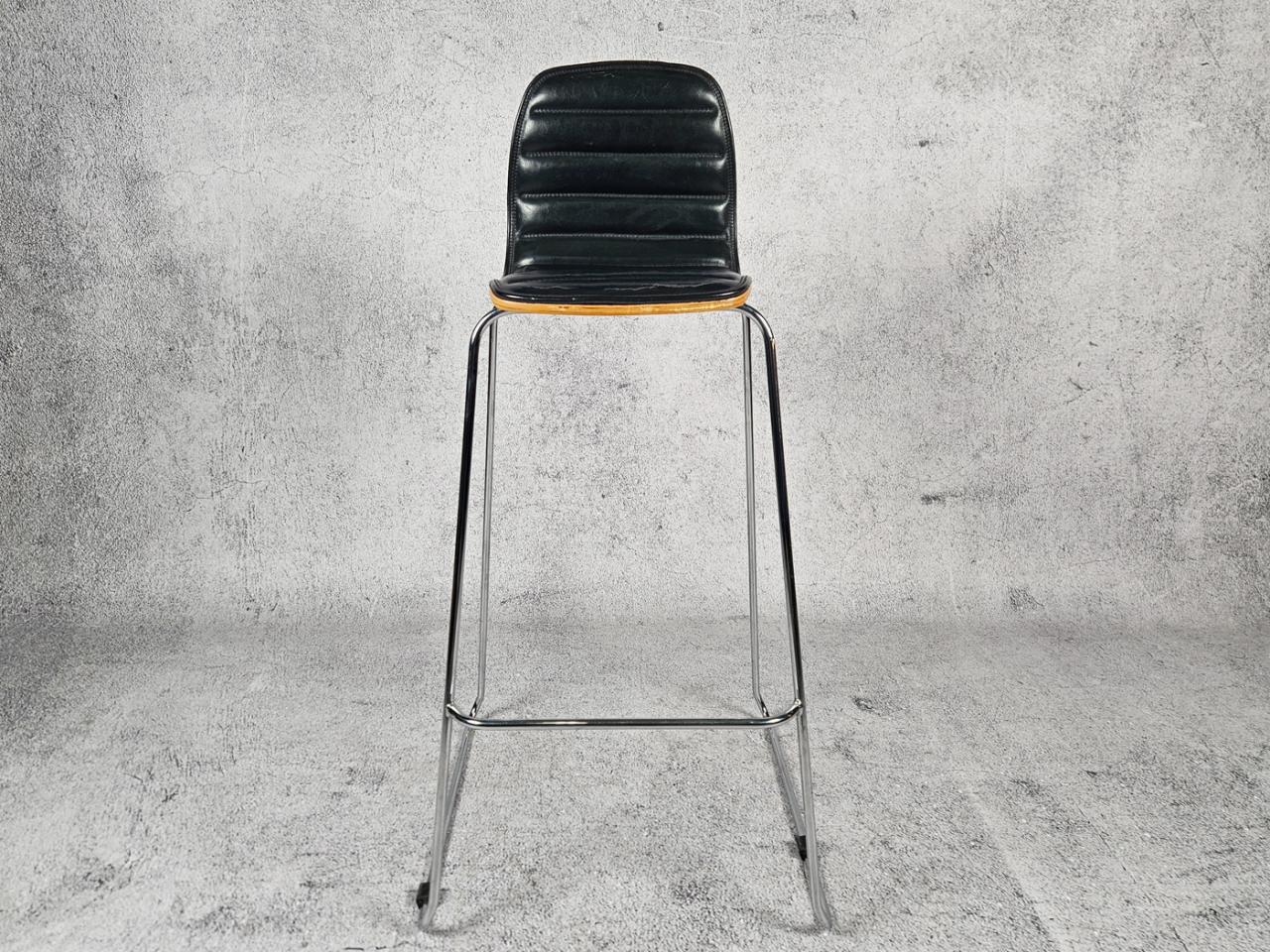 BAR STOOL