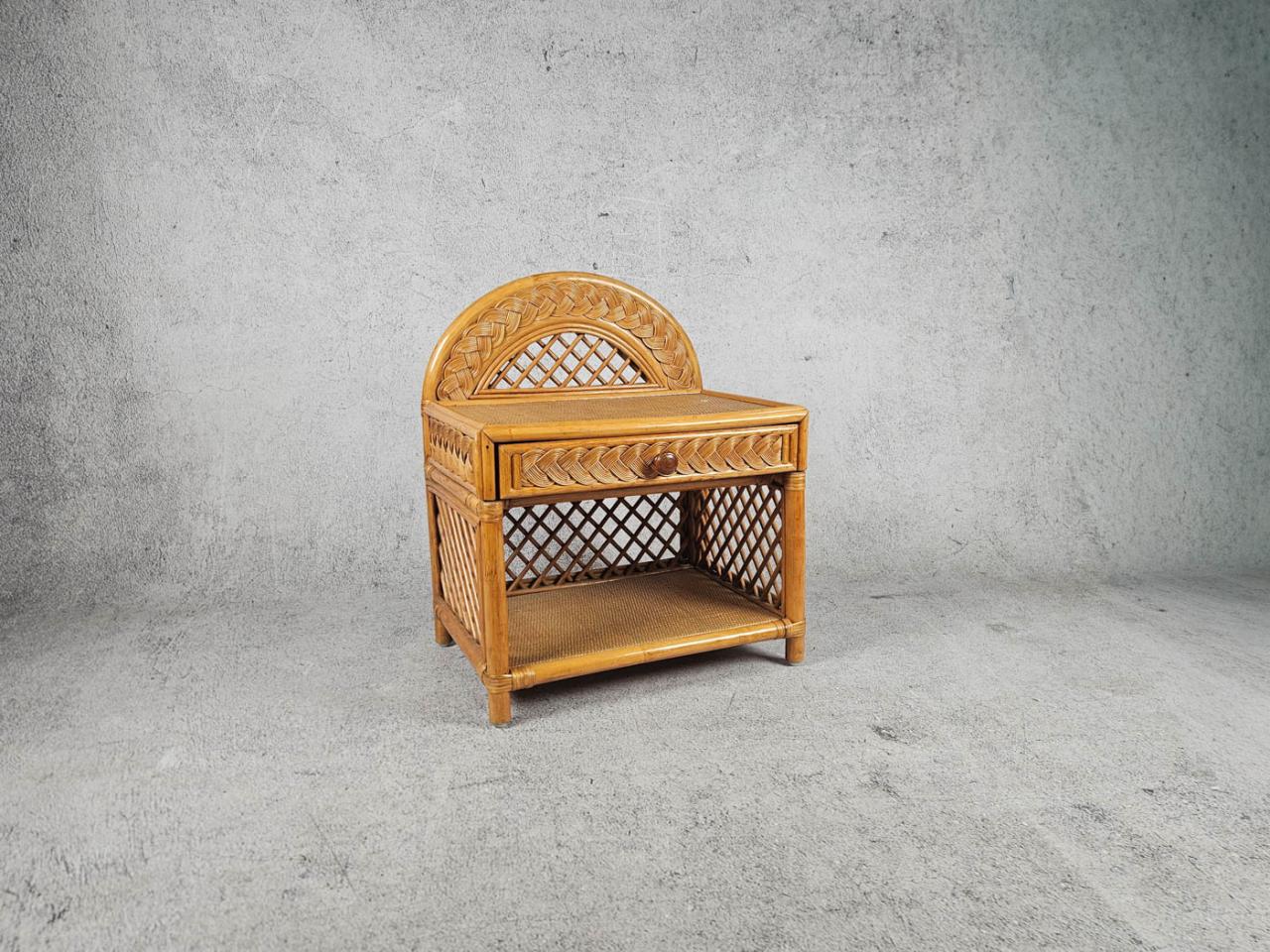 NIGHTSTAND