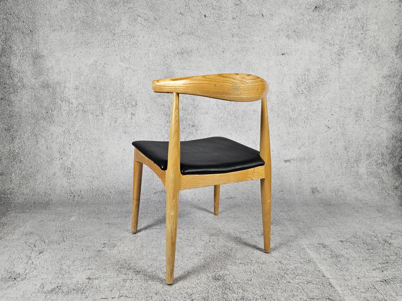 ELBOW STYLE CHAIR H. WEGNER