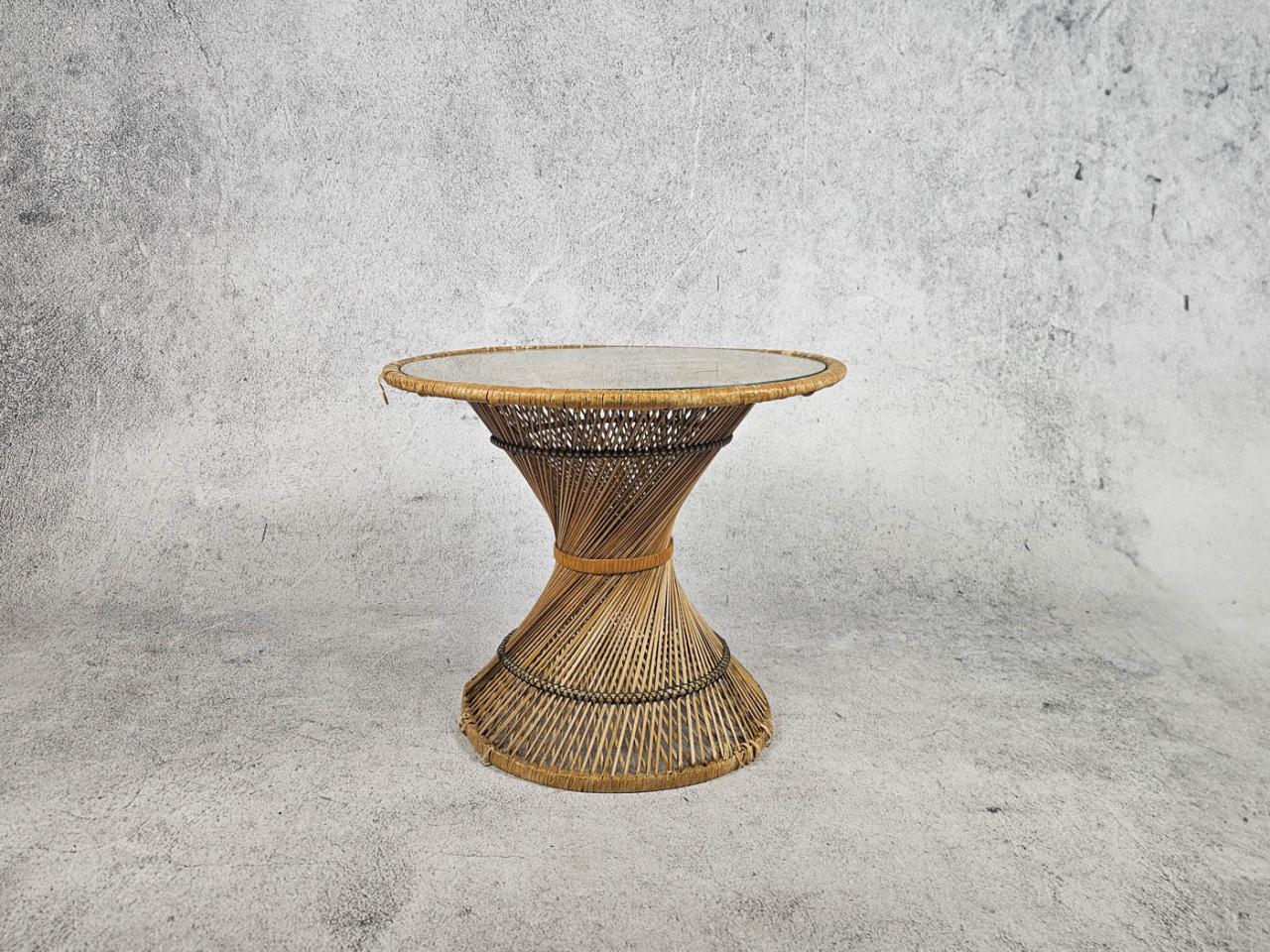 GARDEN TABLE