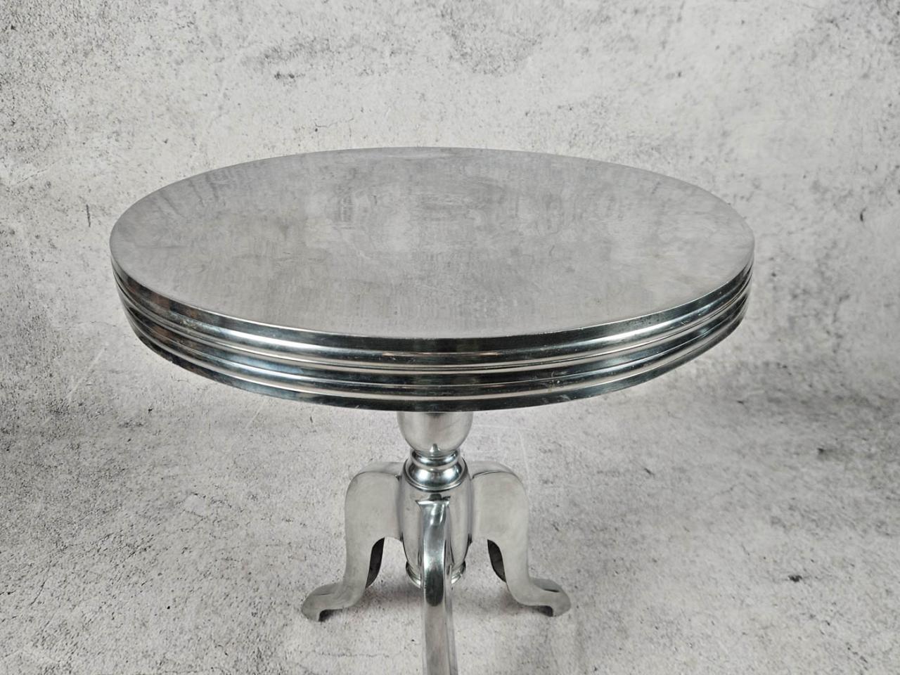 SMALL TABLE