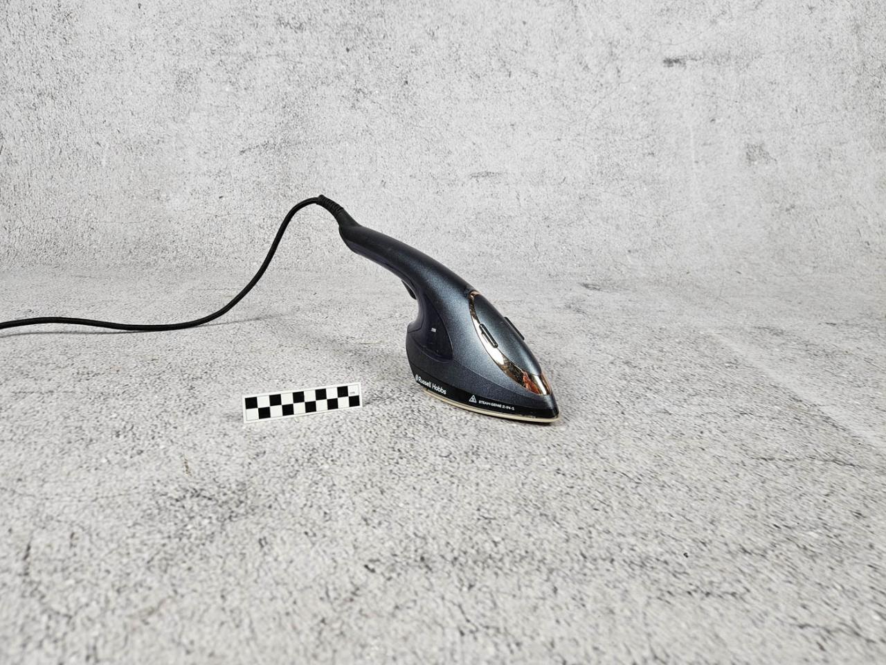 CLOTHES STEAMER
