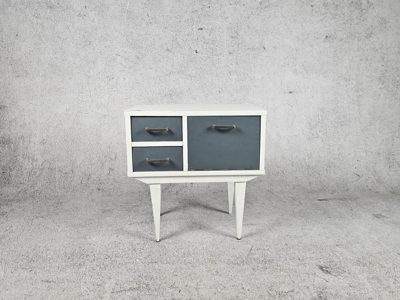 BEDSIDE CABINET