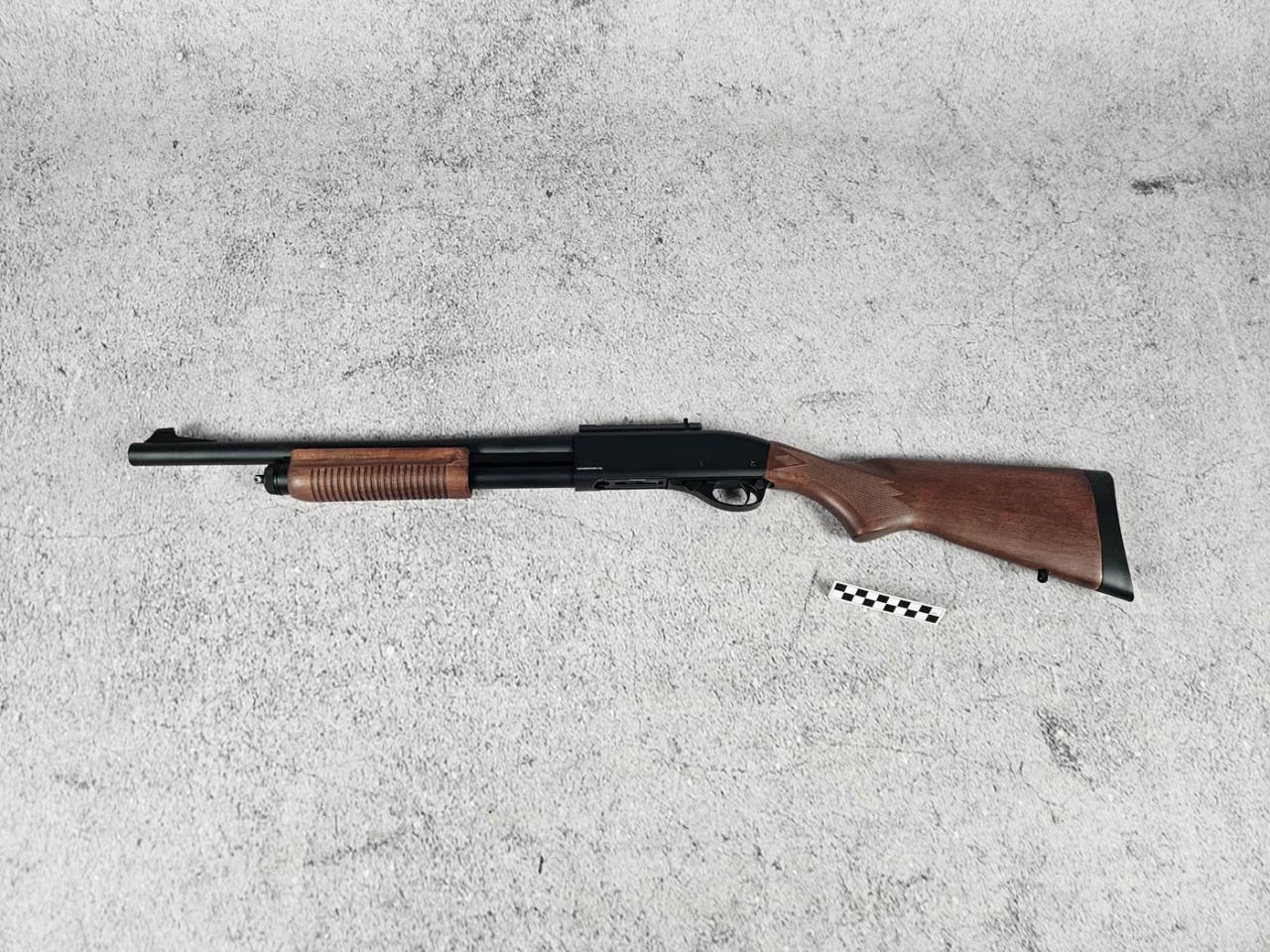 STRZELBA PISTOLET
