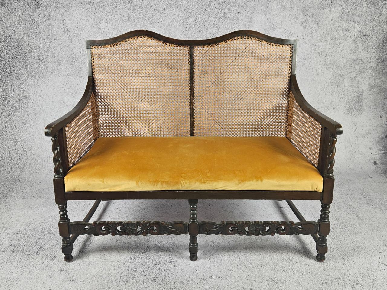 KANAPA SOFA