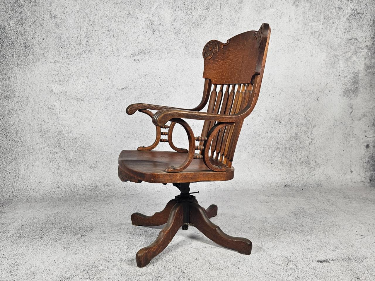 SWIVEL OFFICE CHAIR