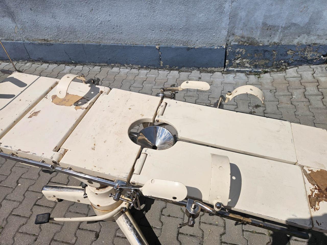 OPERATING TABLE