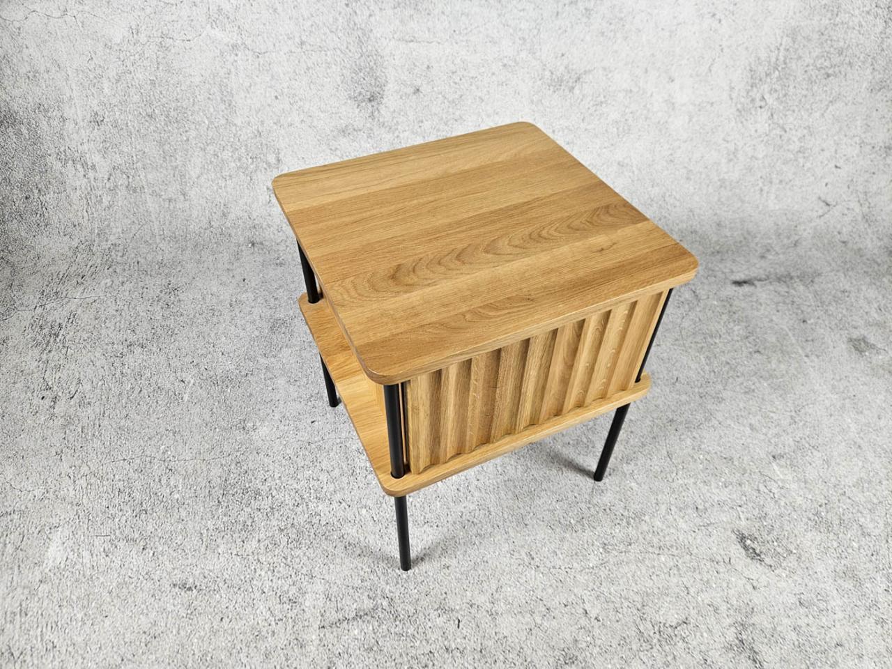NIGHTSTAND, TAMO