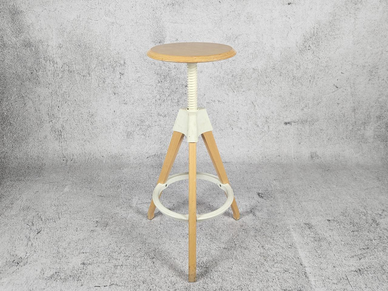 BAR STOOL