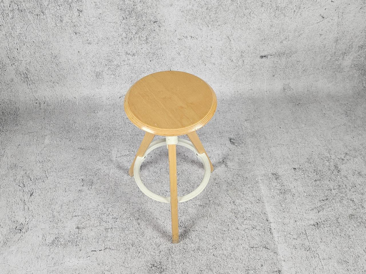 BAR STOOL