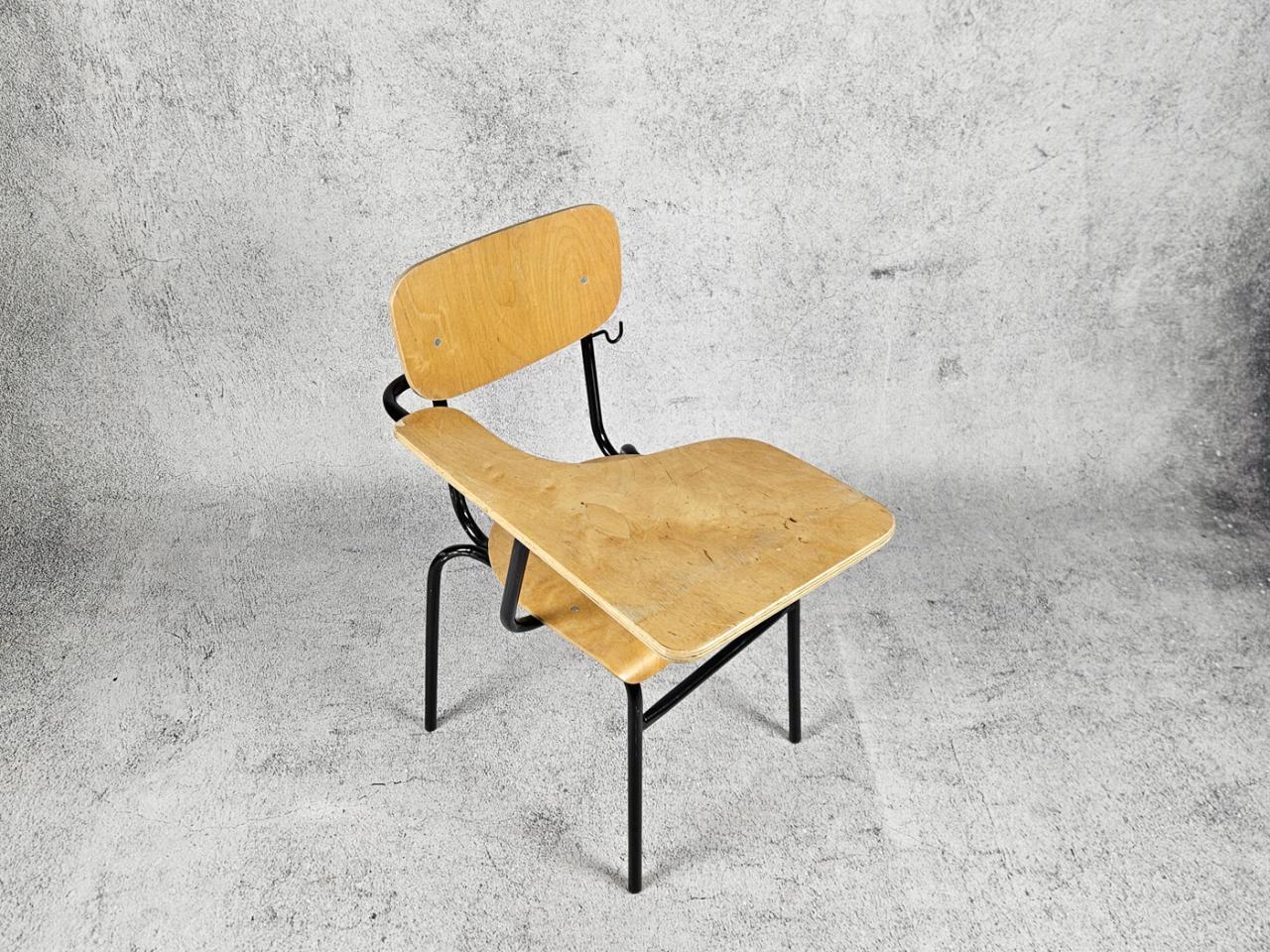 SCHOOL CHAIR