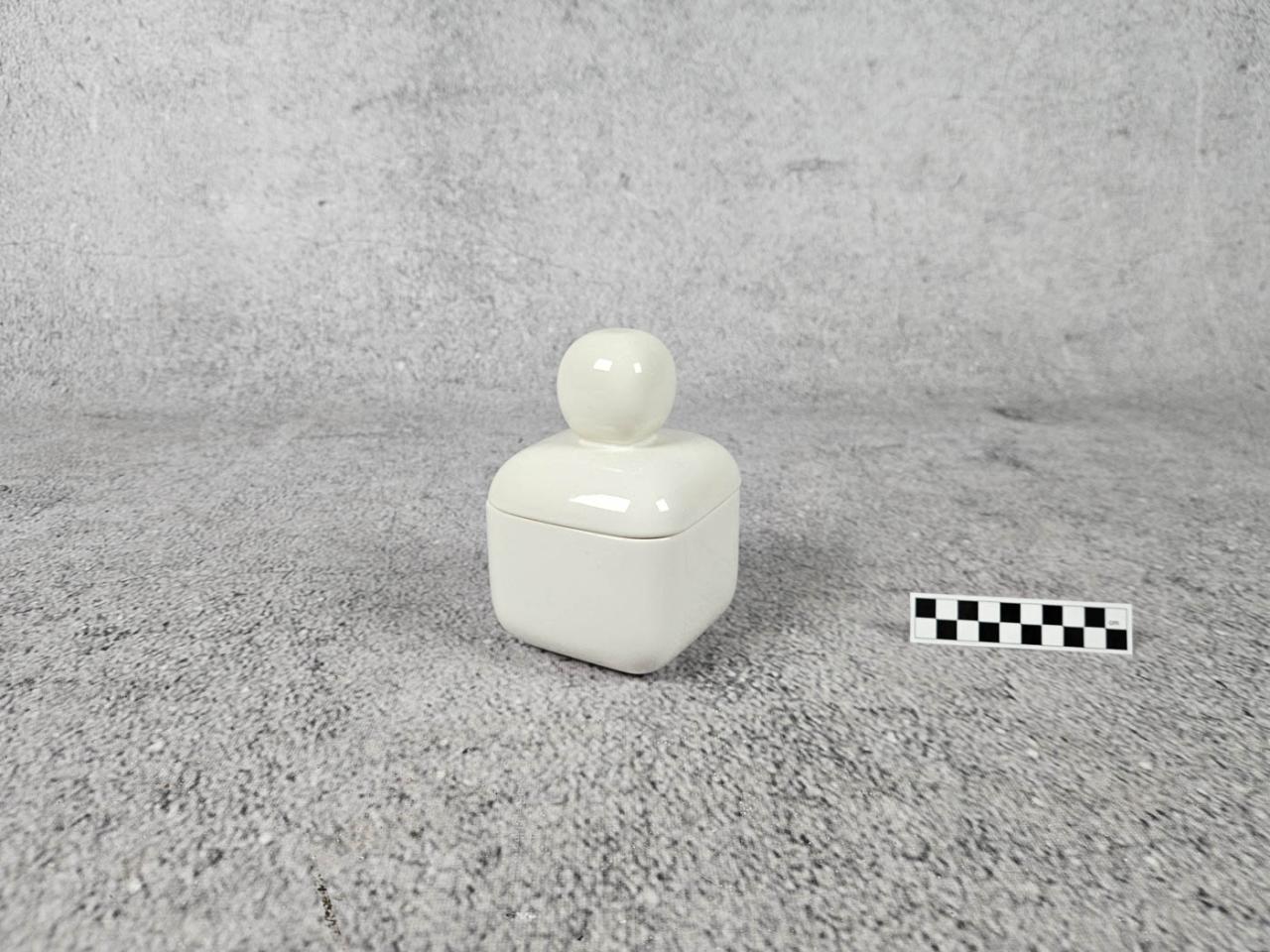 KITCHEN CONTAINER