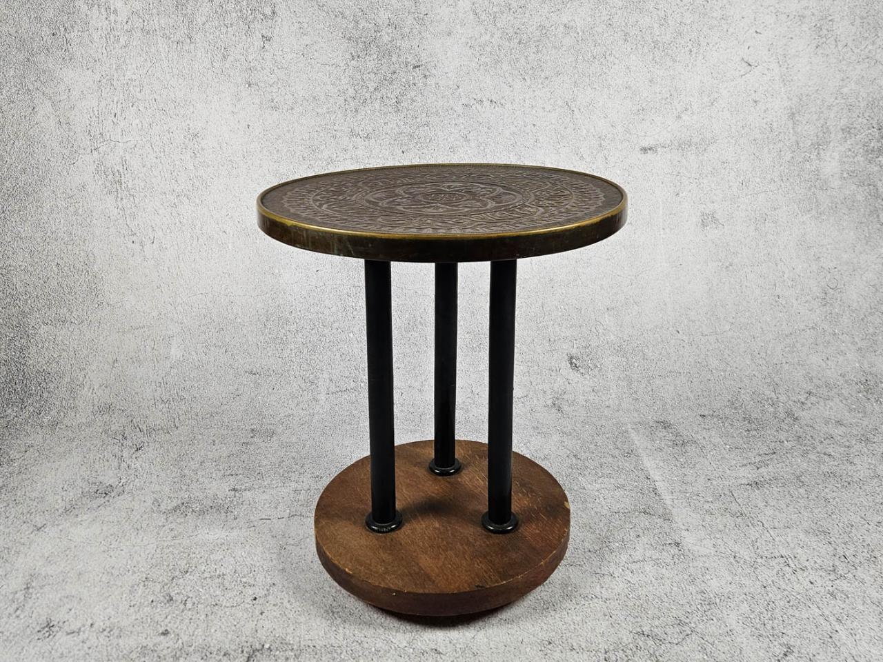 SMALL TABLE