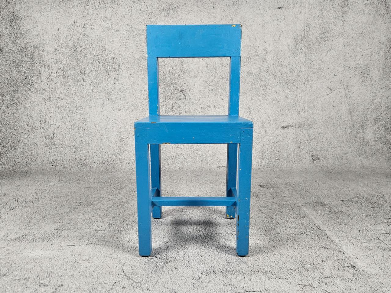 CHILDREN'S CHAIR