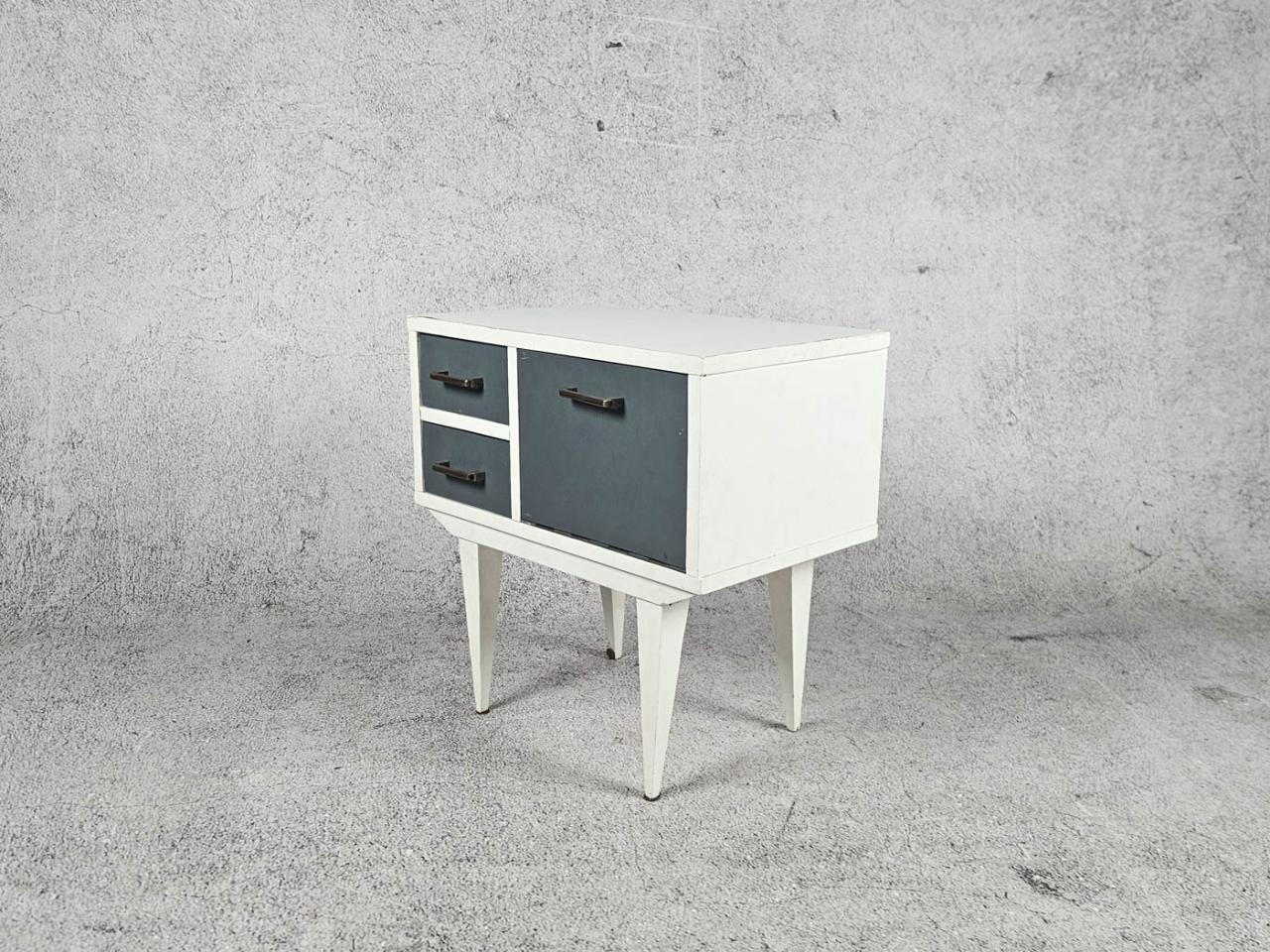BEDSIDE CABINET