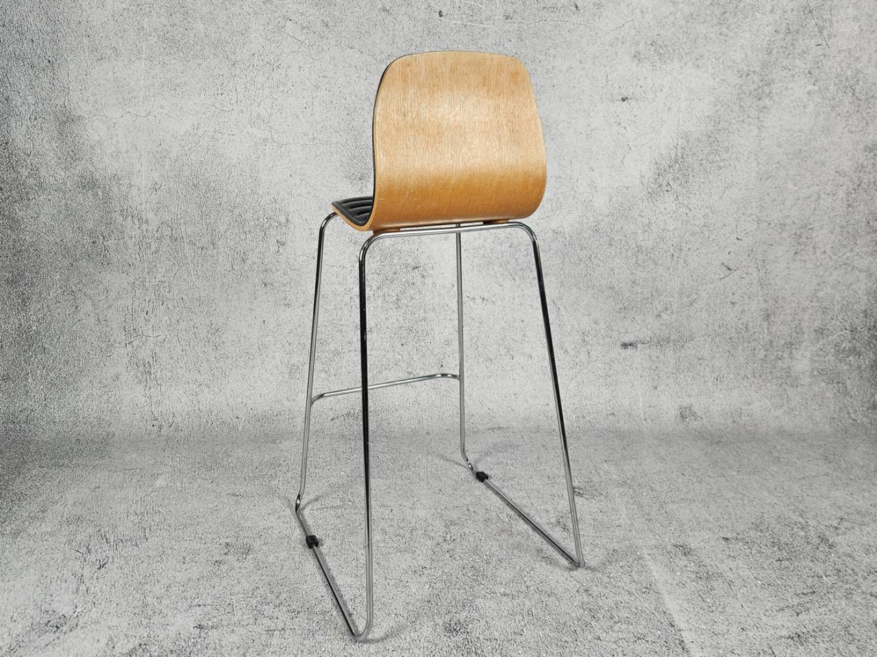 BAR STOOL