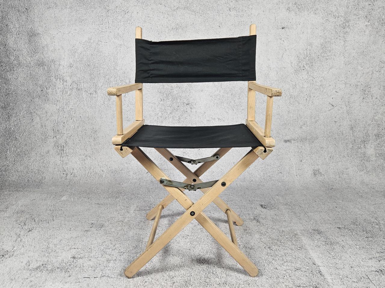 DIRECTOR'S CHAIR