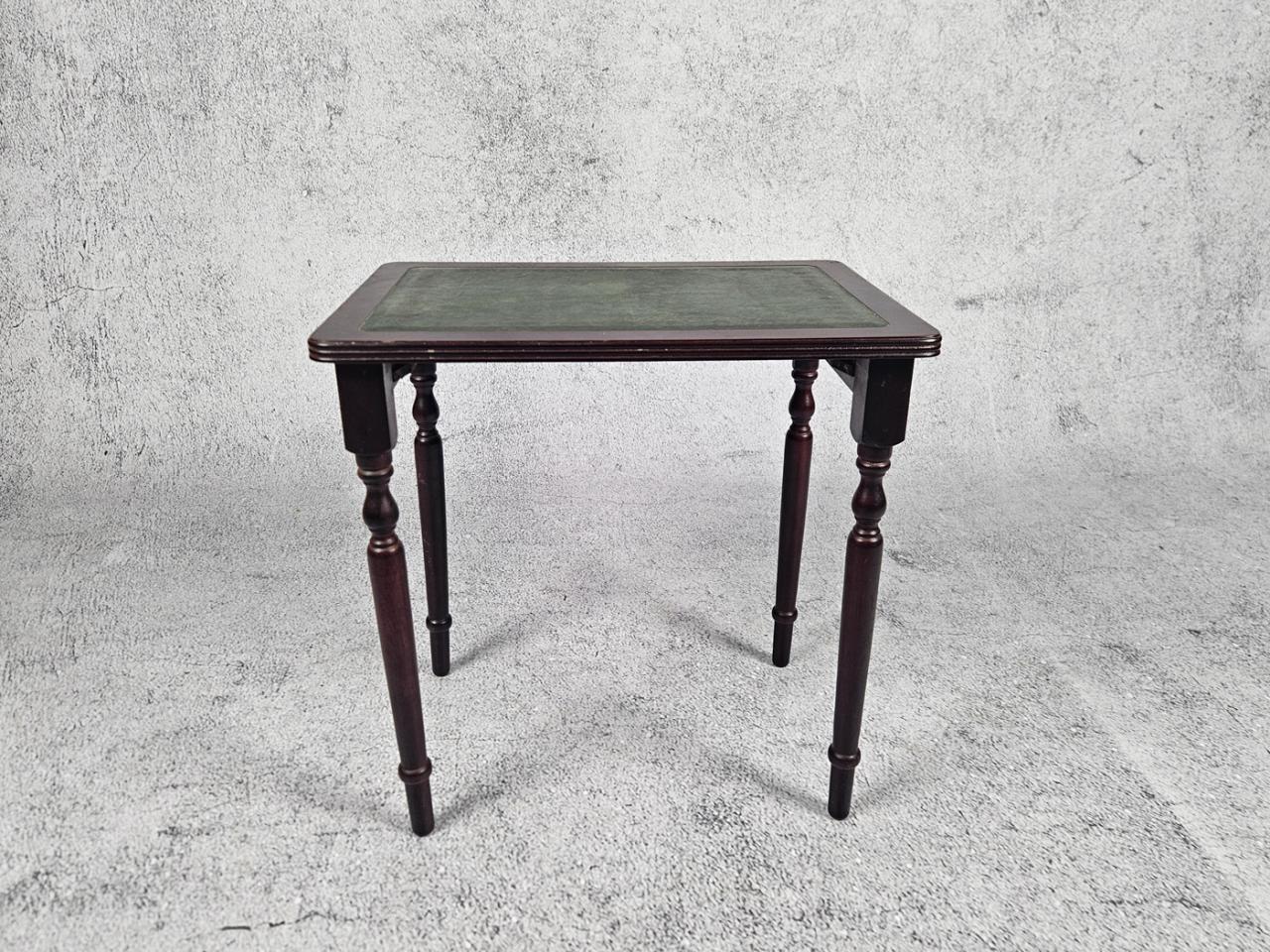 SMALL TABLE