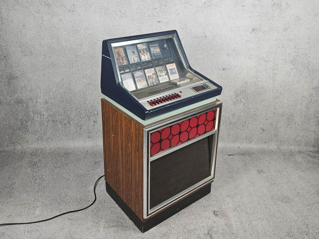 SZAFA GRAJĄCA J.WURLITZER C110, NIEMCY 1972