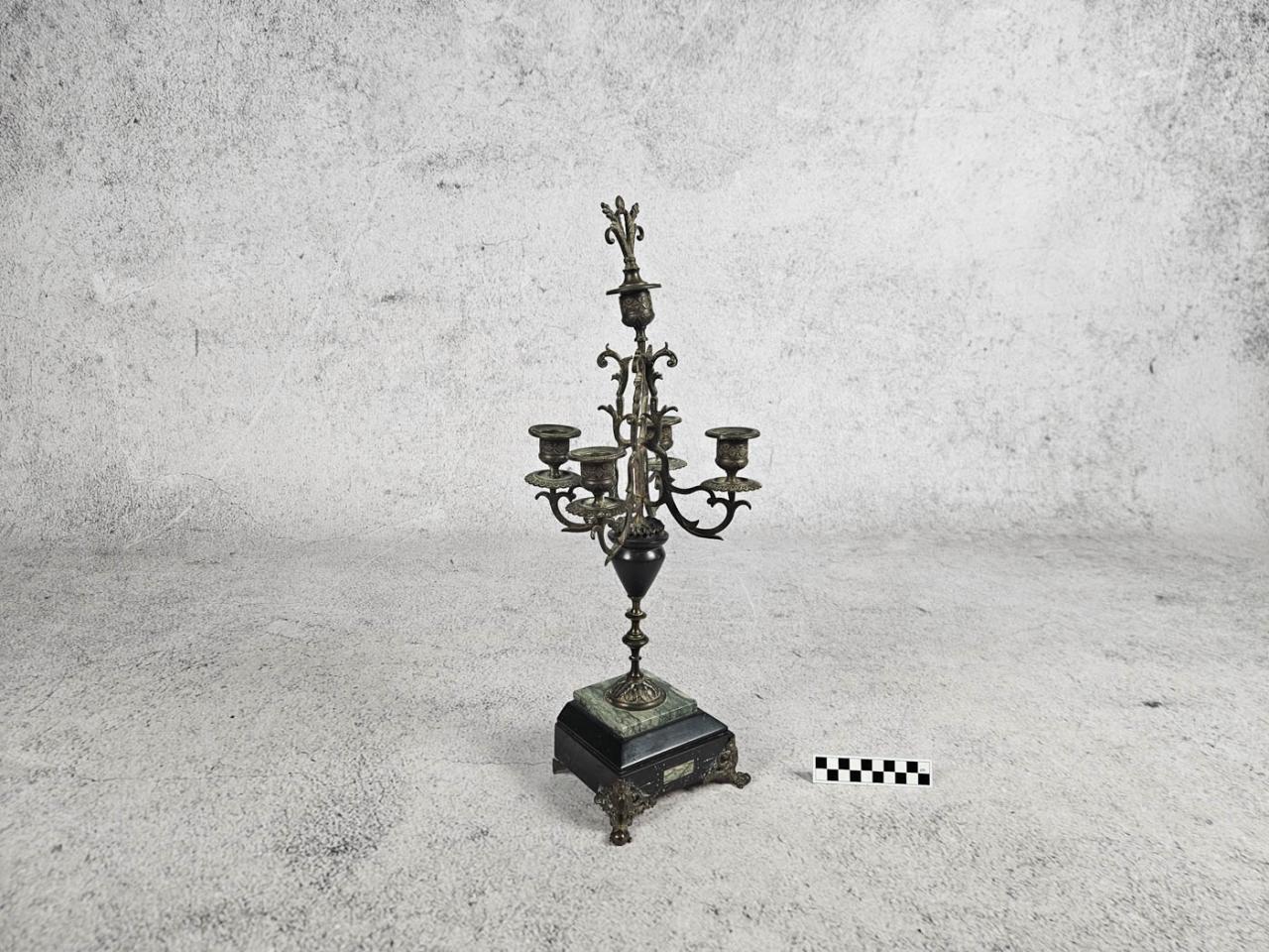 CANDLESTICK