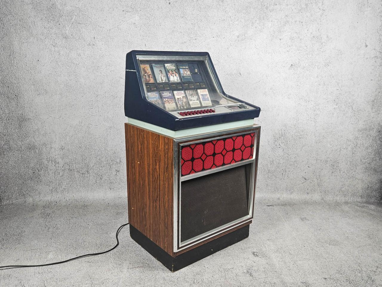 SZAFA GRAJĄCA J.WURLITZER C110, NIEMCY 1972
