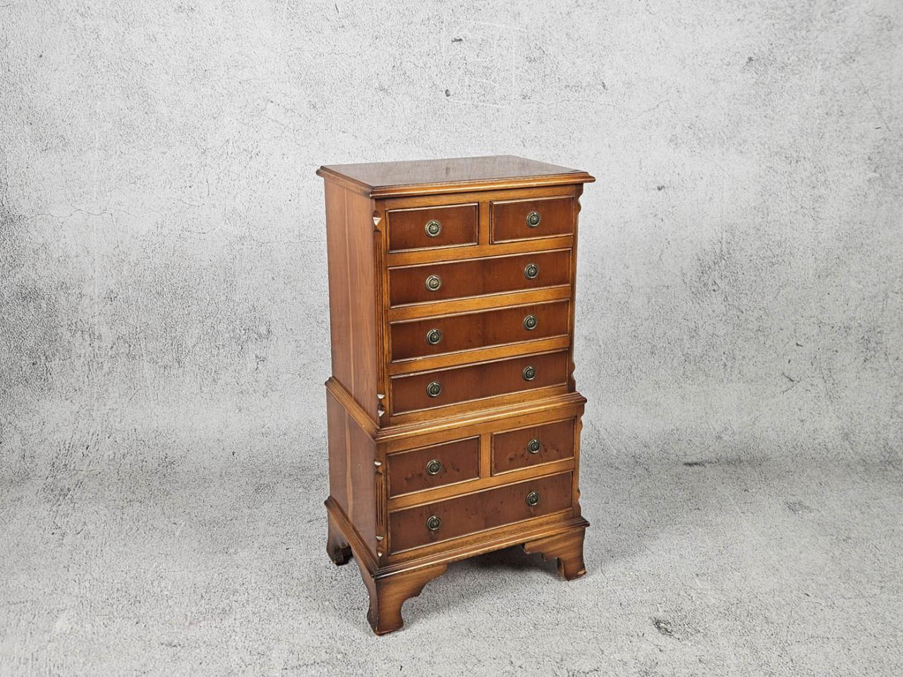CABINET WITH DRAWERS