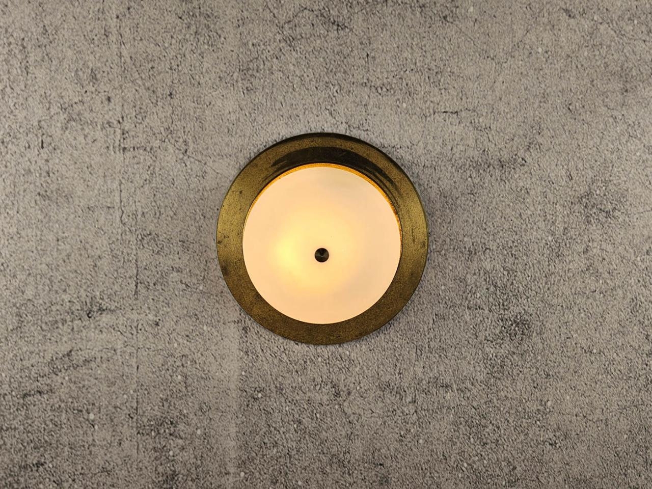 CEILING LIGHT