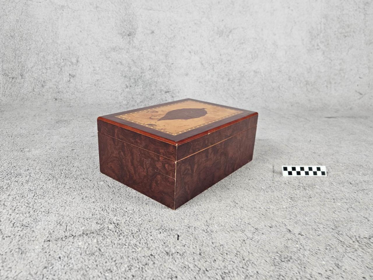 HUMIDOR