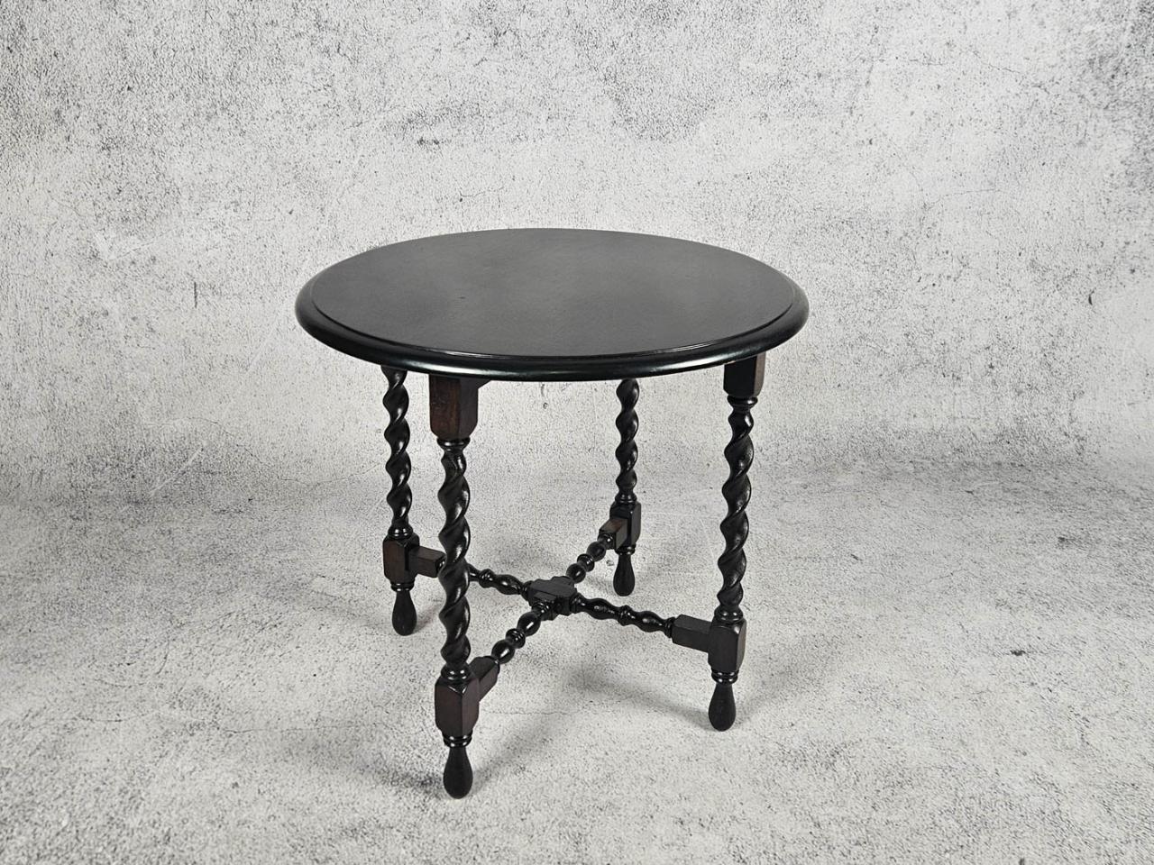 SMALL TABLE