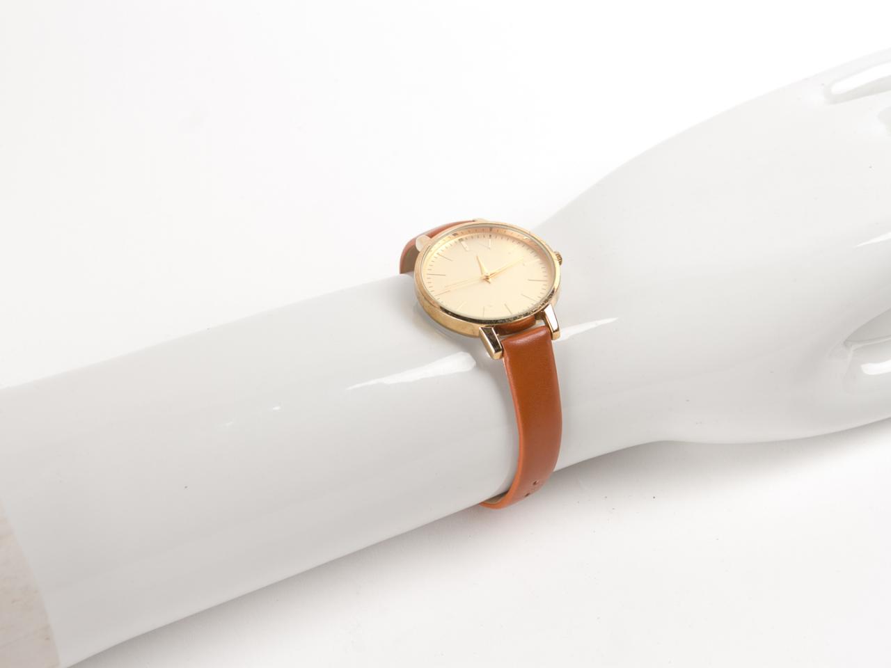 WRIST WATCH